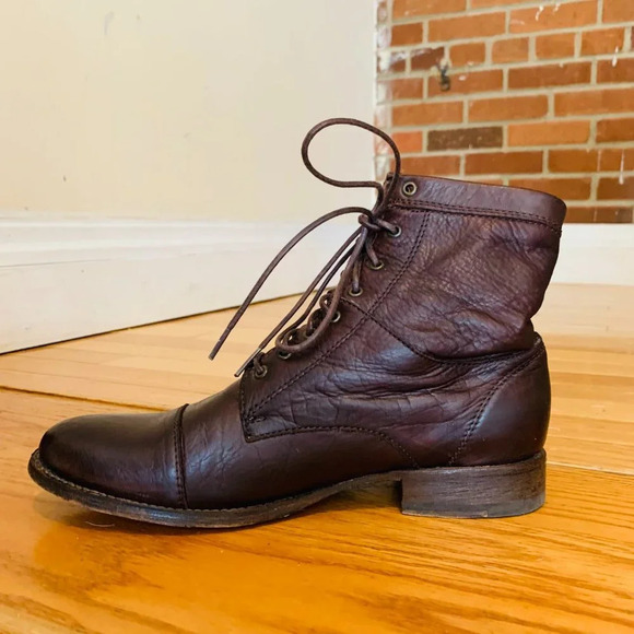 Nice! $428 Women's FRYE Sabrina 6G Lace-up LEATHER BOOTS Size 8 - Picture 12 of 16